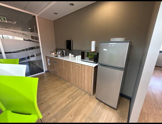945M² OFFICE TO LET IN PARKTOWN